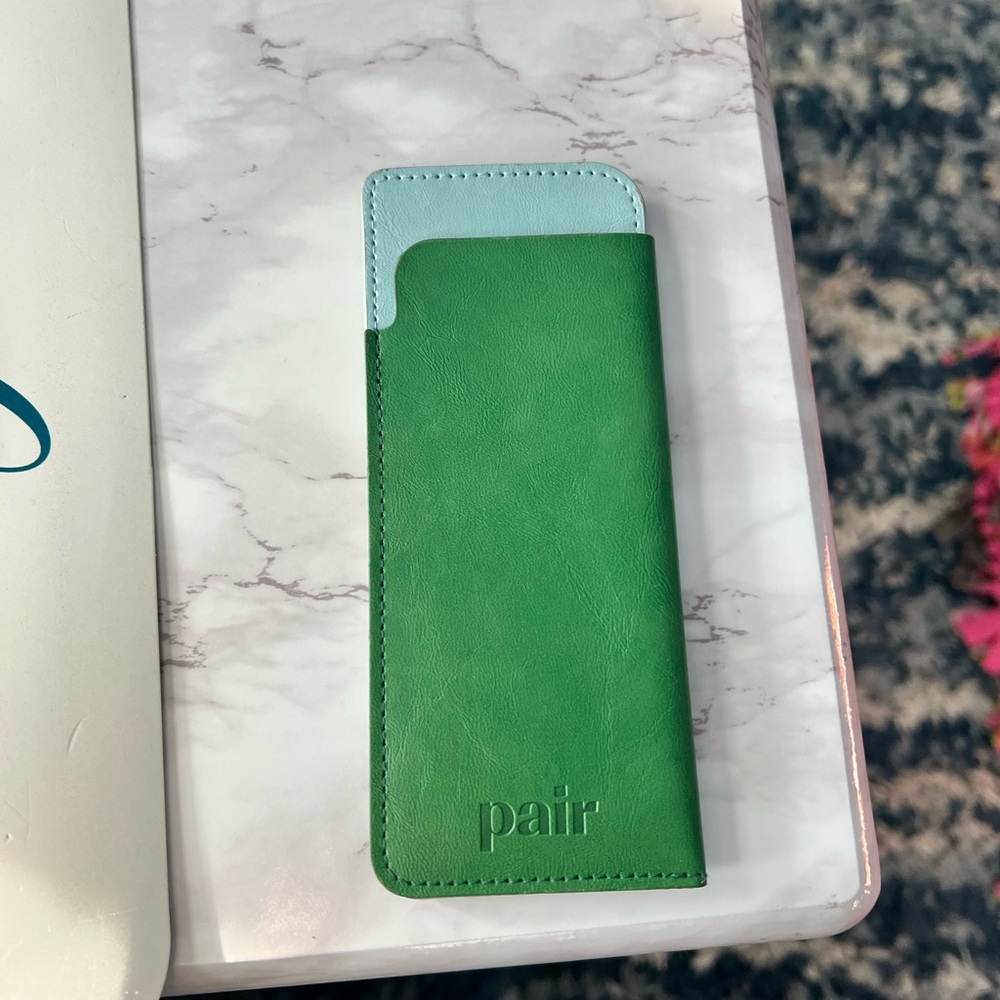 Pair Green Toppers Case